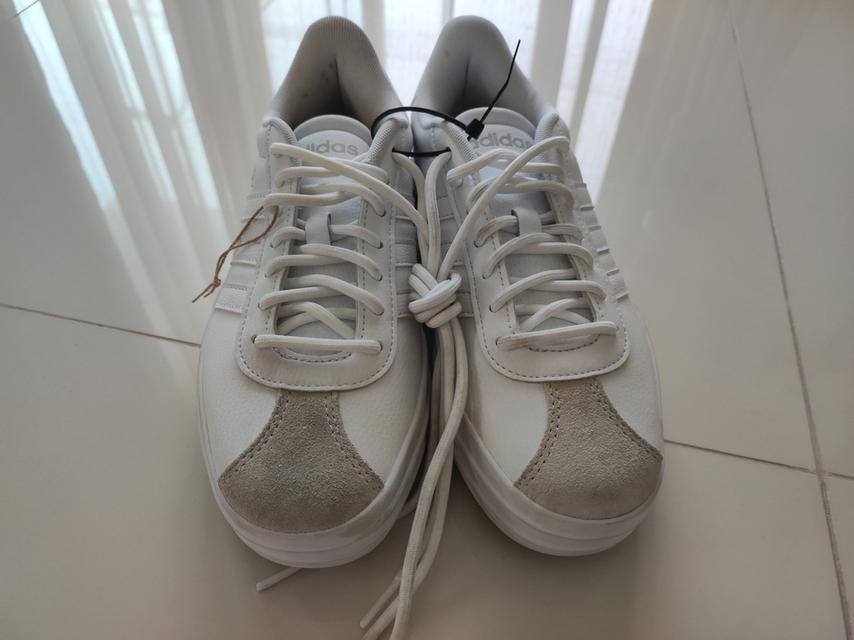 รองเท้าadidasมือหนึ่ง
