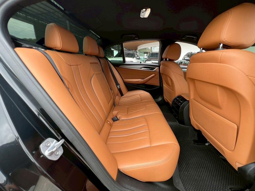 ปี 2018 BMW SERIES 5, 520d M SPORTโฉม G30 ปี17-24 สีดำ เกียร์ออโต้ ดีเซล 8