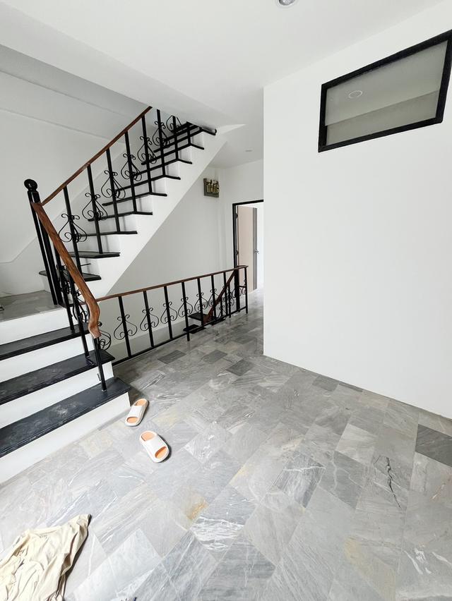 บ้านทาวเฮ้าส์ หมู่บ้านสินทวีสวนธน3 10