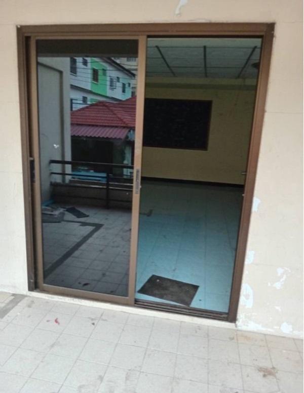 ขายทาวน์เฮ้าส์ 3 ชั้น 30 ตรว หมู่บ้านคลองหลวงโฮมเพลส ตรงข้ามแมคโครคลองหลวง โทร 0982251577 รูปที่ 6