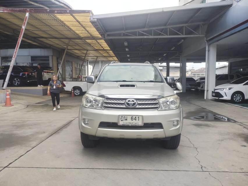Toyota Fortuner 3.0V ปี 2010
