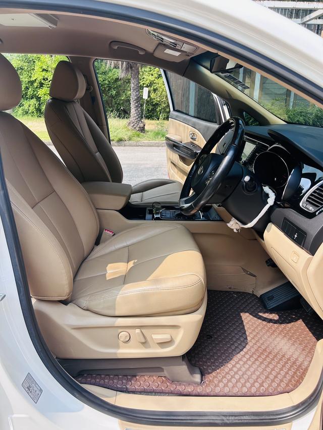 Kia carnival 2.2 top รถบ้าน 13