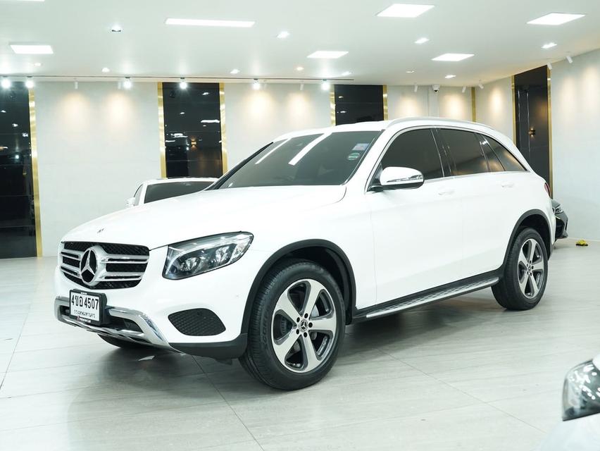 Mercedes-Benz GLC250d Off-Road 4MATIC ปี 2019 สีขาว