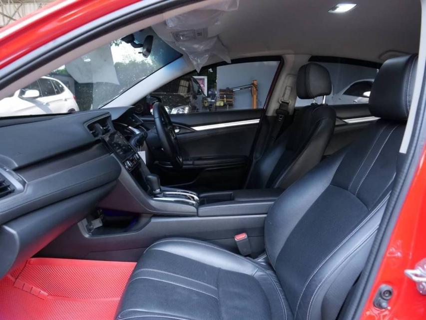 รูป 86 Honda Civic FC 1.8 EL Top 2018 Auto สีแดง 5
