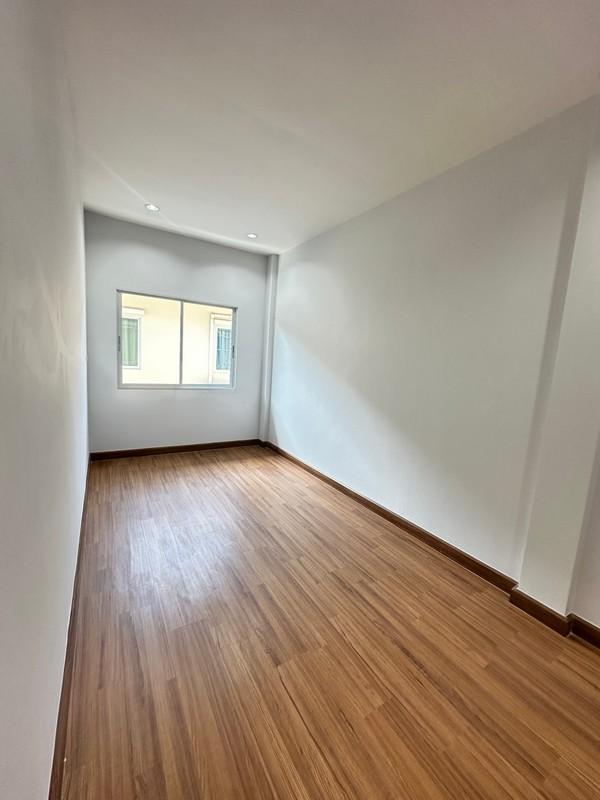 เต็มสิริพรีว่า ประชาสำราญ 10