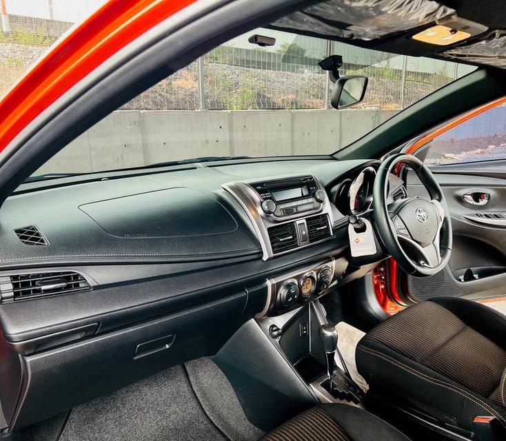 #TOYOTA #YARIS 1.2 G TOP ปี 2014 จด 2015✨ รถบ้านมือเดียวป้ายแดง ดูแลดีมาก สภาพเดิมทั้งคัน🔧 เข้าศูนย์ตามระยะ ดูแลตามคู่มือมาตลอด📚 รูปที่ 14