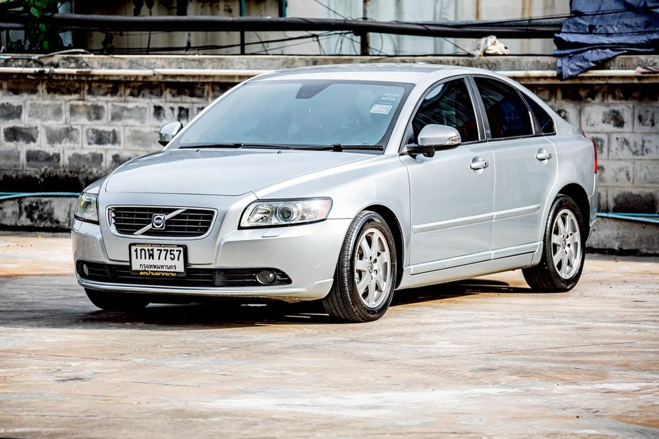 Volvo S40 2.0 AT ปี 2013 สีเทา สวยสภาพดี