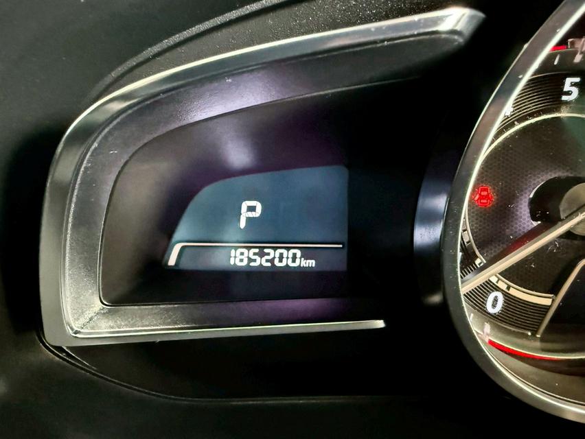 ผ่อน 6 พัน Mazda 3 รุ่น 2.0C 4ประตู เกียร์ออโต้ รูปที่ 17