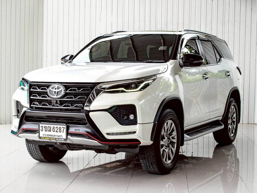 TOYOTA FORTUNER, 2.4 V 4WD LEADER ปี 2022  โฉม ปี15-ปัจจุบัน