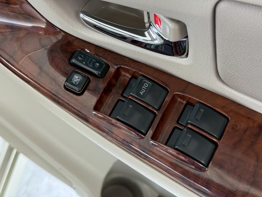 2012 TOYOTA INNOVA 2.0V 12