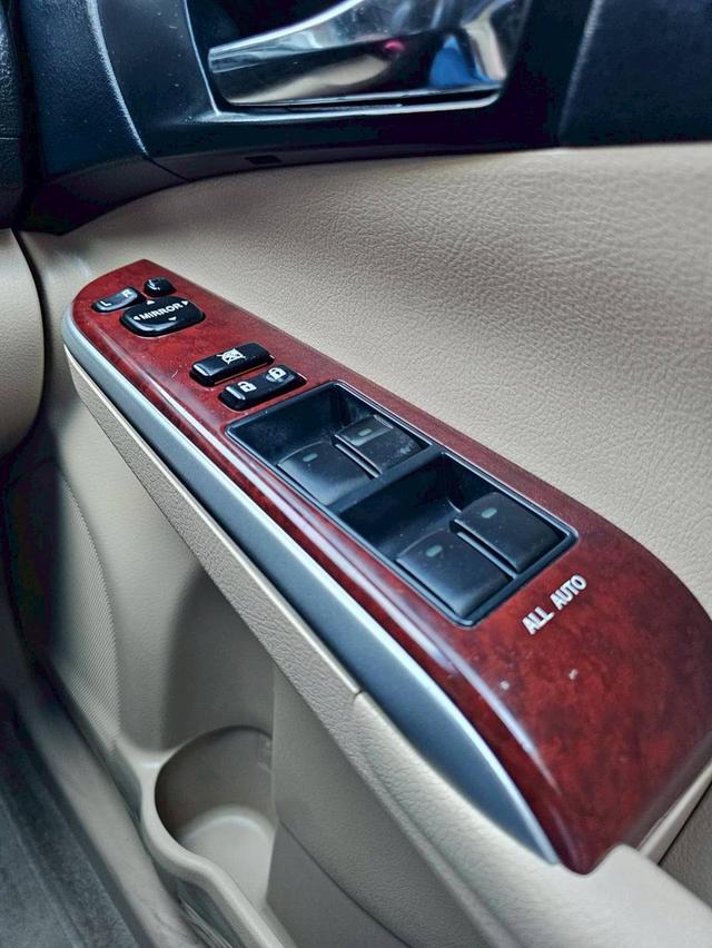 TOYOTA CAMRY 2.0 G ปี 13 AT 18