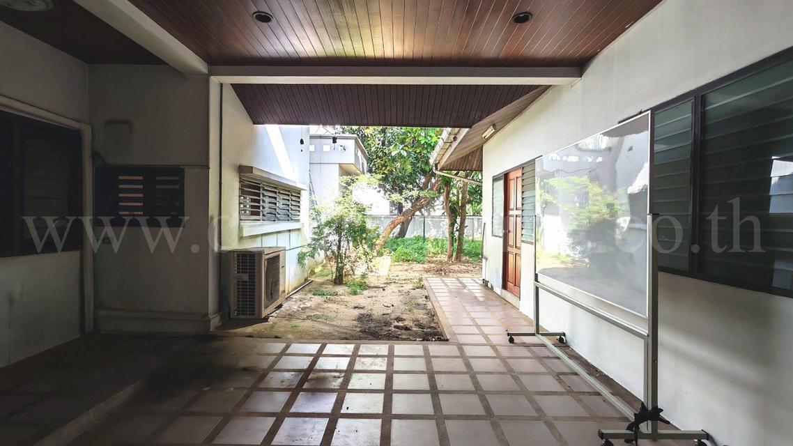 บ้านเดี่ยว ศรีเจริญวิลล่า หลังมุม ติดถนนเทพารักษ์ ใกล้ รพ.สินแพทย์ 11