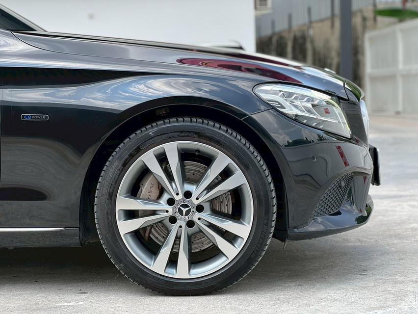 ปี 2019 BENZ C-CLASS, C300e AVANTGARDEโฉม W205 ปี14-23 สีดำ เกียร์ออโต้ เบนซิน/ไฟฟ้า 16