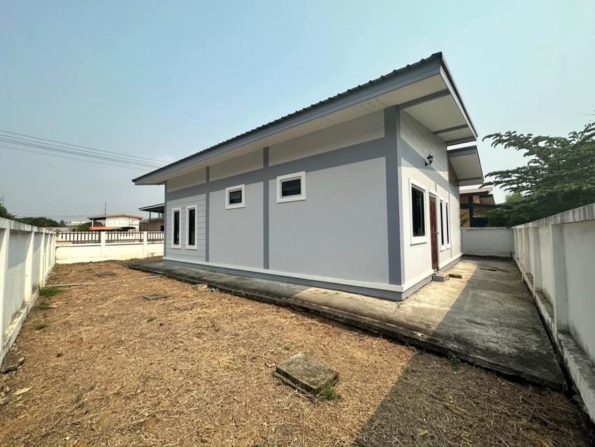 บ้านจัดสรร บรรยากาศเงียบสงบ น้ำท่วมไม่ถึง 7-11 อยู่ห่างประมาน 350 เมตร สร้างเสร็จปี 2019 2