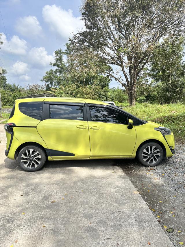 ขายรถยนต์ Toyota sienta ปี 2019 3