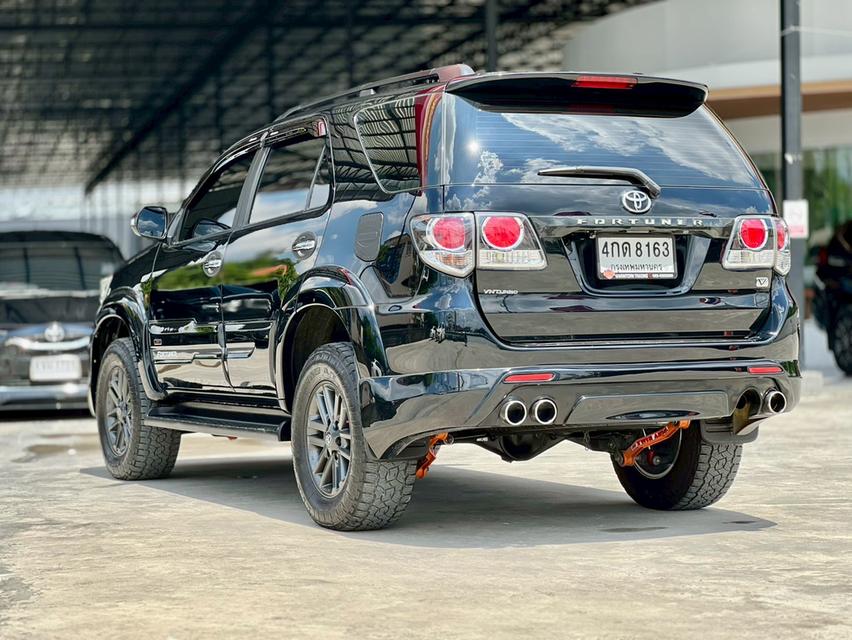 ปี 2015 TOYOTA FORTUNER, 2.5 V VN TURBOโฉม ปี11-15 สีดำ เกียร์ออโต้ ขับเคลื่อน2ล้อ