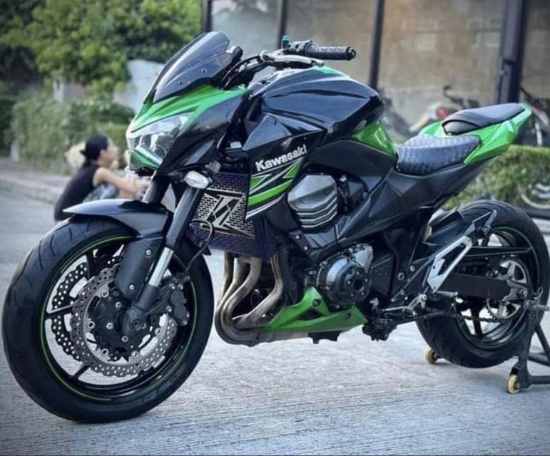 Kawasaki Z800 สีเขียวดำ 1