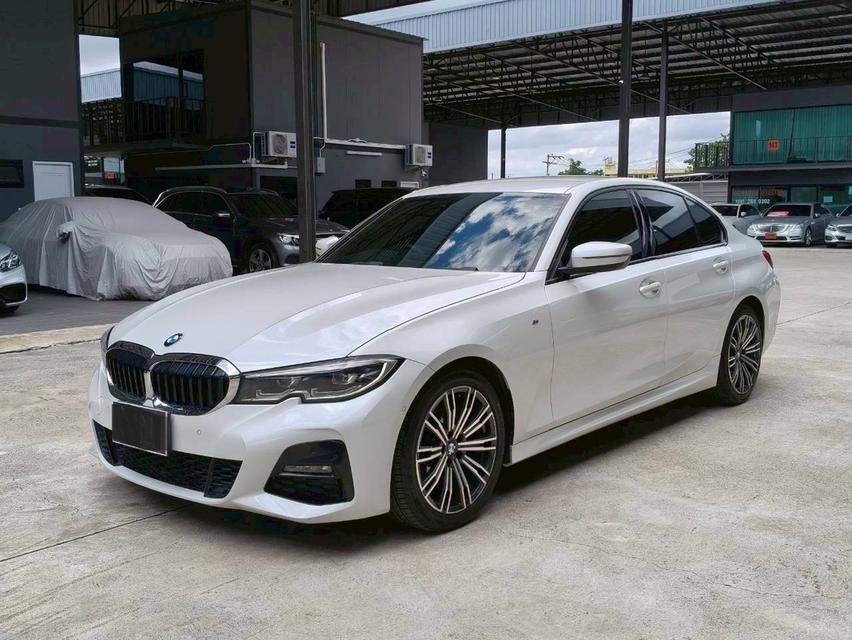 รหัสรถ KPC53 ‼️BMW  320d  M Sport สีขาว ตัว Top ยางใหม่ มี Bsi ‼️ 4