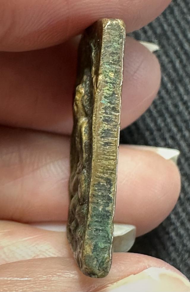 องค์ละ1250🙏เหรียญหล่อหลังยันต์เนื้อทองผสม ไม่ทราบที่🙏เหรียญกลีบบัวชินตะกั่ว ไม่ทราบที่ รูปที่ 7