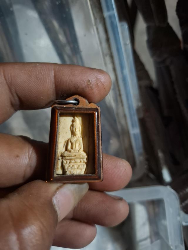 พระงาแกะไม่ทราบที่แบ่งปัน