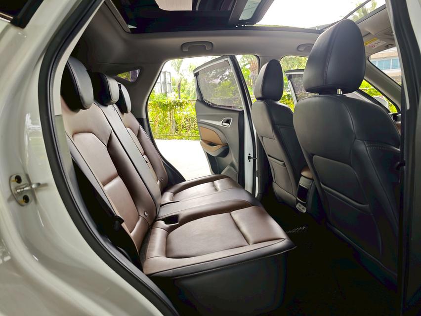 ขายรถ MG ZS 1.5X sunroof ปี 2022 สีขาว เกียร์ออโต้ 10
