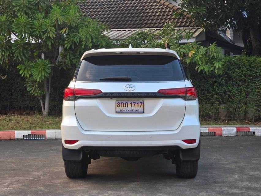 Toyota Fortuner 2.4 V 2WD ปี2015 จด2016 7