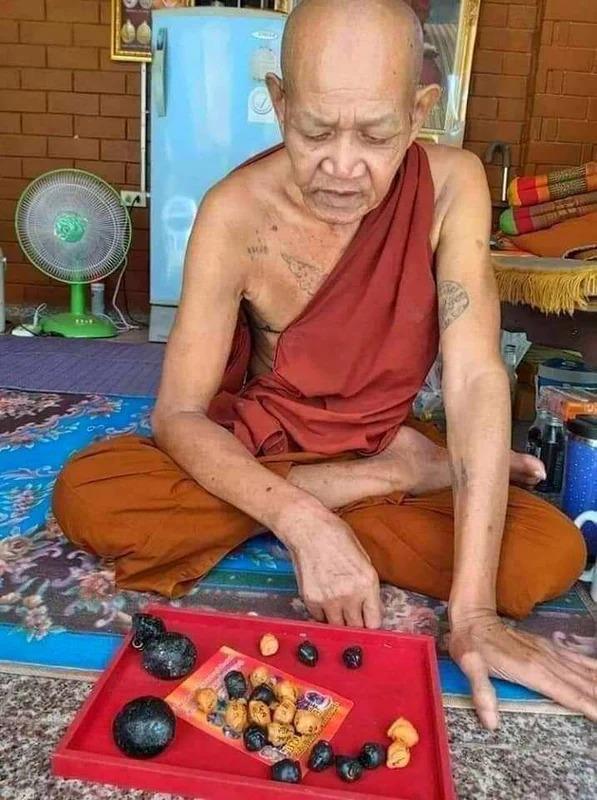 Experience the extraordinary power of Thep Ratri amulet by Luang Por Poon from Wat Pa Ban Sang, Roi Et! 3