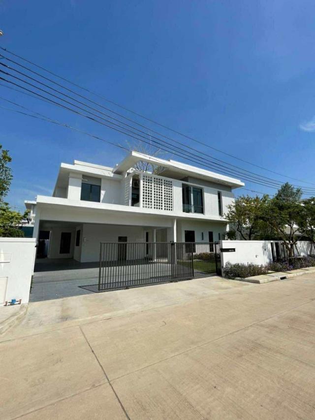ให้เช่าบ้านพูลวิลล่า พร้อมเฟอร์นิเตอร์ มัณฑนา บางนา กม.15 ติดทะเลสาบ 1
