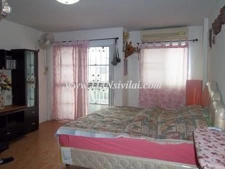 ทาวน์เฮ้าส์ 2 ชั้น พร้อมเฟอร์นิเจอร์ 8