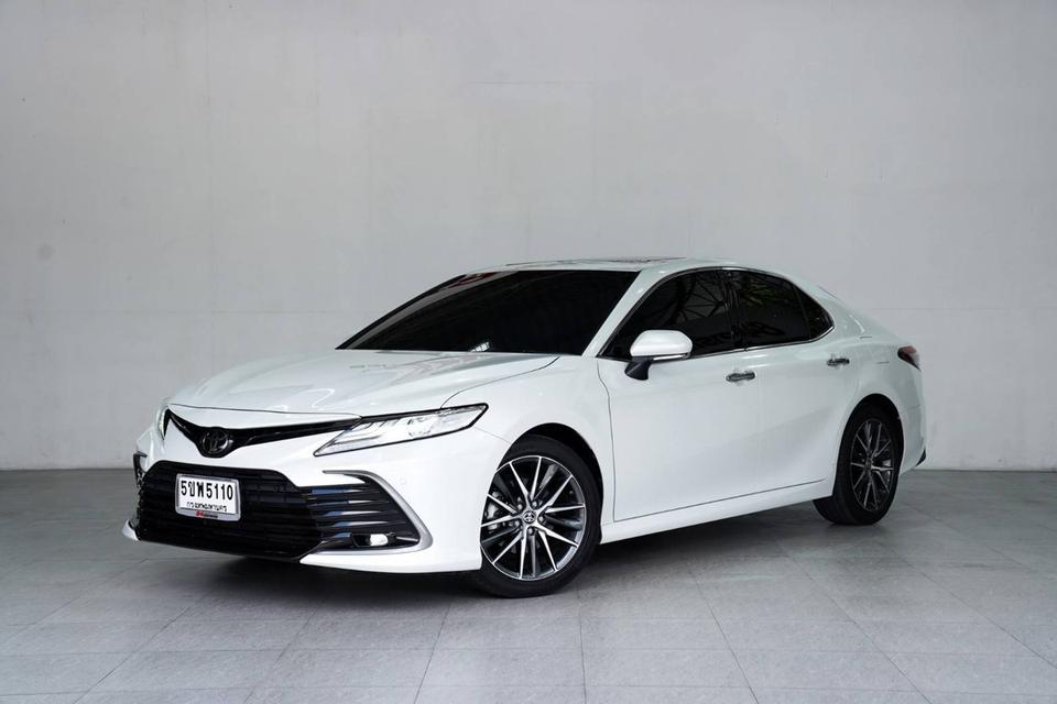 ด่วนๆ รถใหม่สภาพป้ายแดง TOYOTA CAMRY 2.5 PREMIUM AT ปี 2022 แท้ แต่คุ้มกว่ากันตั้ง5แสนบาท