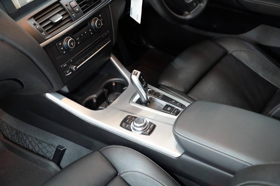 BMW X3 xDrive35i M-Sport F25 ปี 2015 รูปที่ 13