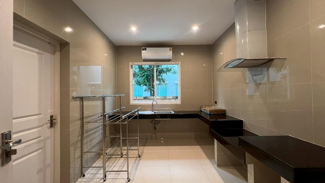 Two Grand Monaco for rent with private pool 9