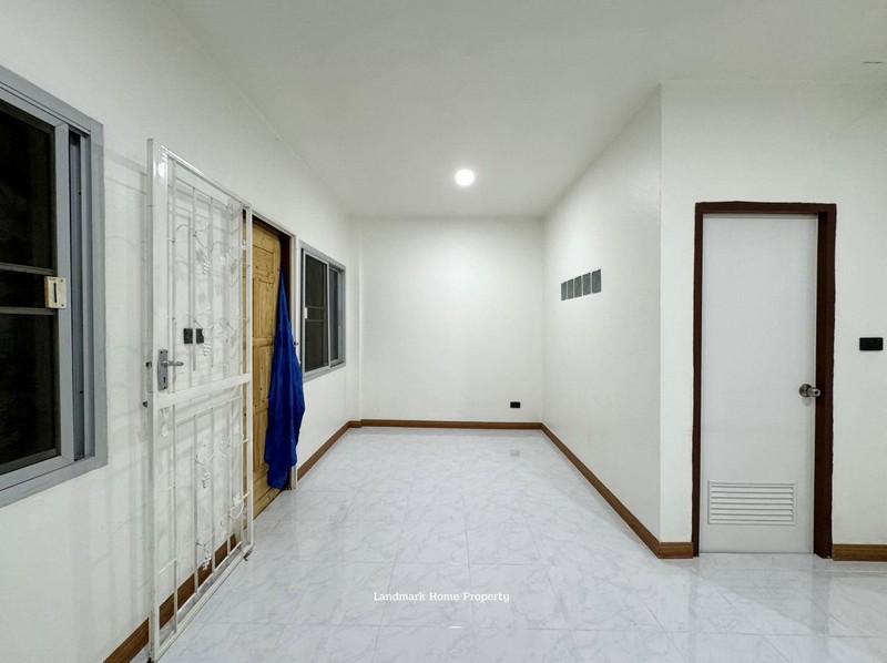 LM24-0221 ขายทาวน์เฮ้าส์ 2 ชั้น หลังมุม รีโนเวทใหม่ มบ.ณนนท์ ซอยวัดลาดปลาดุก เนื้อที่ 29.7 ตรว 3นอน 2น้ำ 7