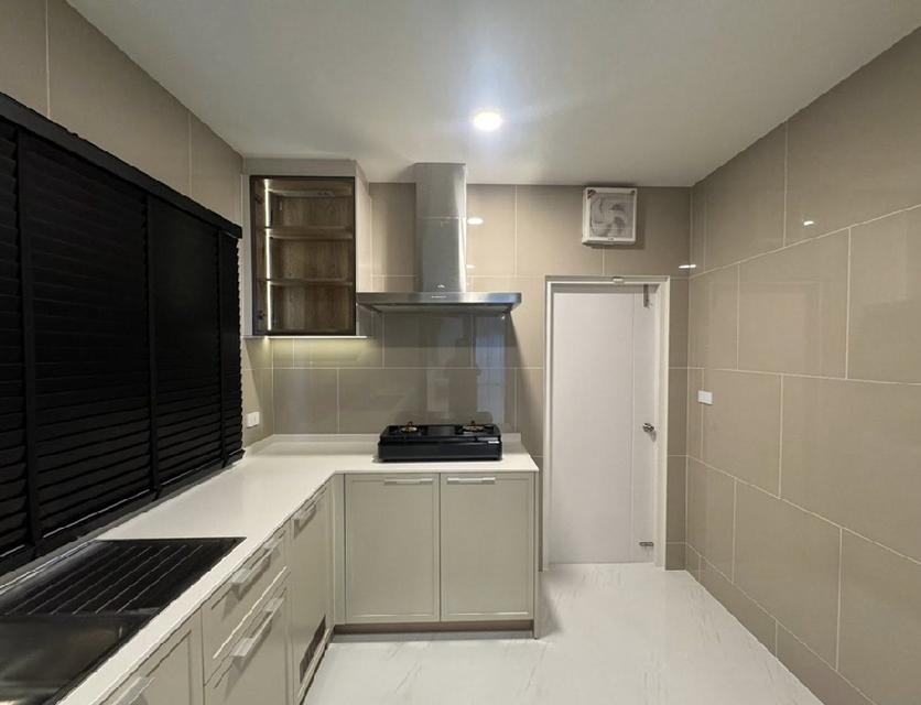 ให้เช่าบ้านเดี่ยว 2 ชั้น หลังใหญ่ โครงการ เดอะซิตี้ บางนา 3 /  (โครงการใหม่ล่าสุด) ใกล้ เมกะ บางนา 11