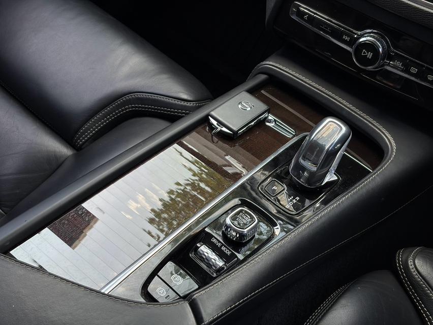 (แจ้งรหัสรถ PJP267) 2019 VOLVO XC90 Recharge T8 Momentum รูปที่ 12