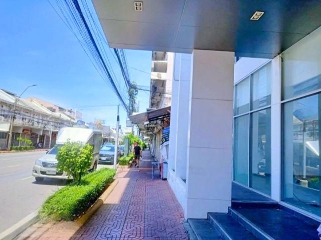สนามมวยราชดำเนิน ถนนข้าวสาร 1.5 กม. ให้เช่าอาคารพาณิชย์ 3 ชั้น 4 คูหา ติดถนน 1202 ตร.ม. BTS ราชเทวี 2.5 กม. 102 ตร.วา 3  2