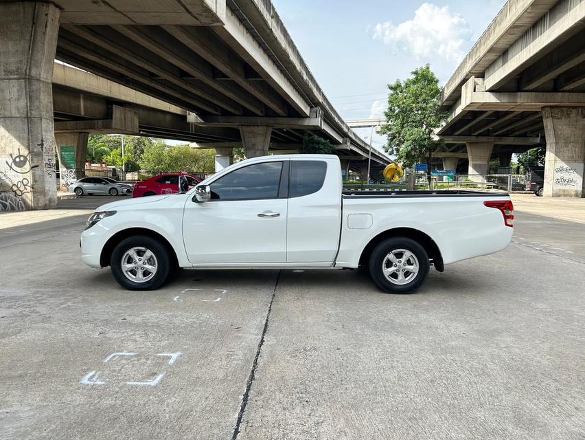ขายรถ Mitsubishi Triton 2.4 GLX Mega Cab ปี 2015 สีขาว เกียร์ธรรมดา 7