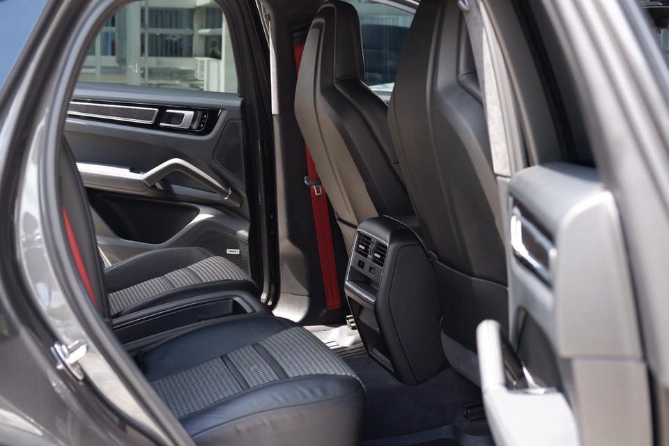 Cayenne E-Hybrid Coupe Lightweight 8