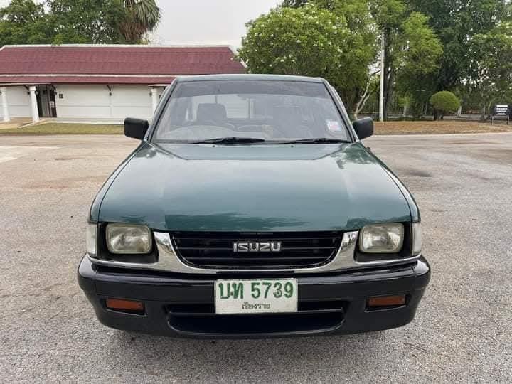 Isuzu Dragon Eyes สีเขียว