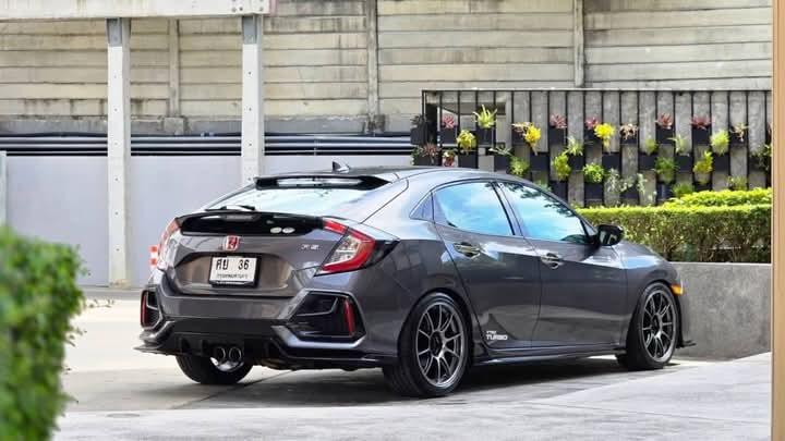 Honda Civic สีเทา 12