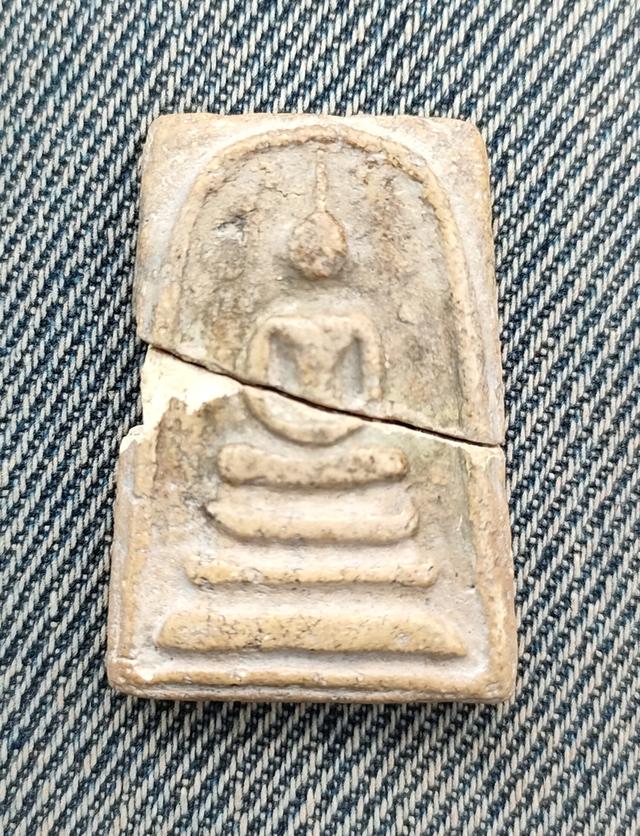 สมเด็จพระพุฒาจารย์ (โต พรหมรังสี) ในช่วงปี พ.ศ. 2409 ถึง พ.ศ. 2415 ที่วัดระฆังโฆสิตารามวรมหาวิหาร กรุงเทพมหานคร 
