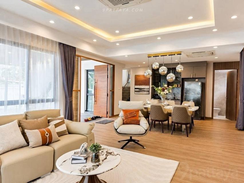 For Sale — Pool Villa near Jomtien BeachSpecial price pool villa in Soi Chaiyapruek, 1.5 km Jomtien Beach. Land size: 93.5 sq.wah 236 sq.m. 4 bedrooms 5