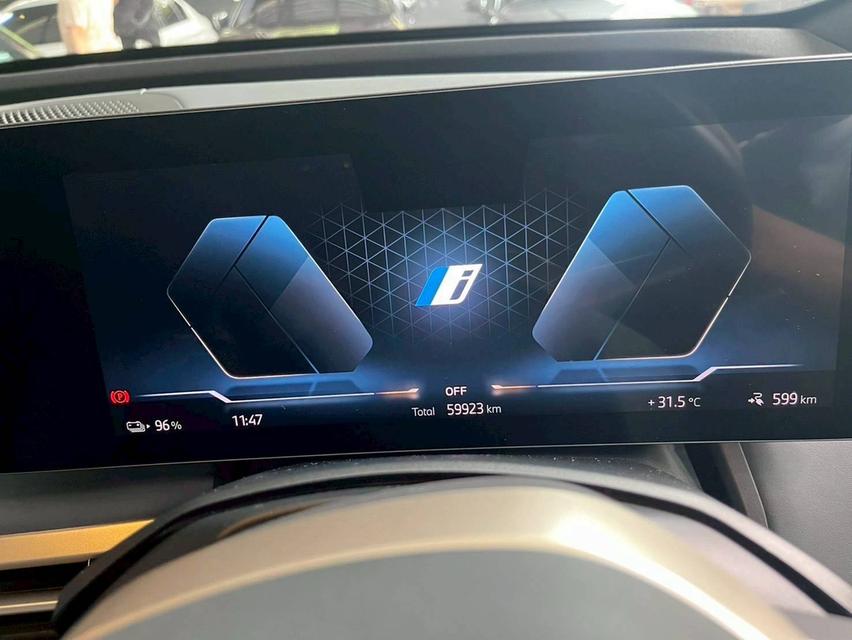BMW iX eDrive50 Sport ปี 2021 10