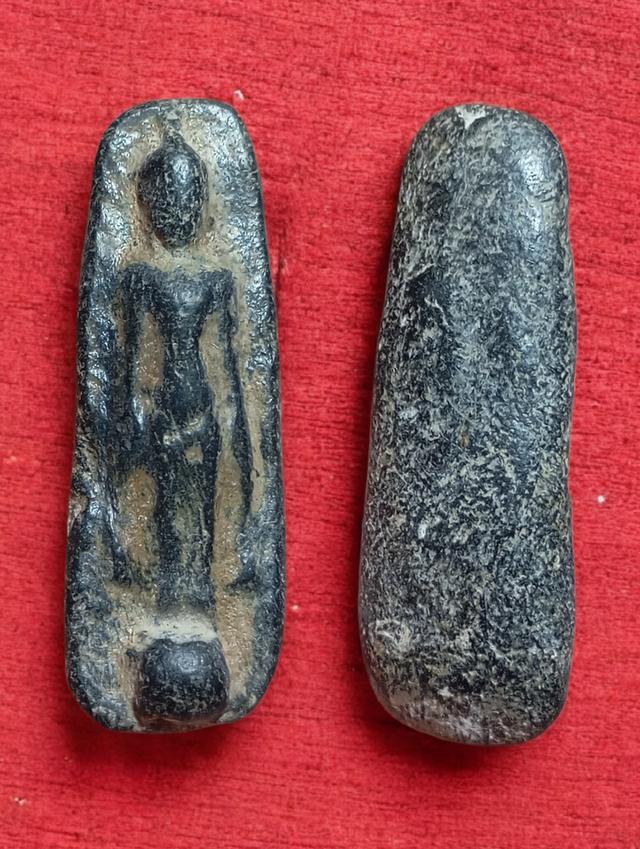 พระร่วงเปิดโลก ยืนตอ พิมพ์เล็ก เนื้อดินเผา กรุเตาทุเรียง จ.สุโขทัย สวยเดิมคลาสิค