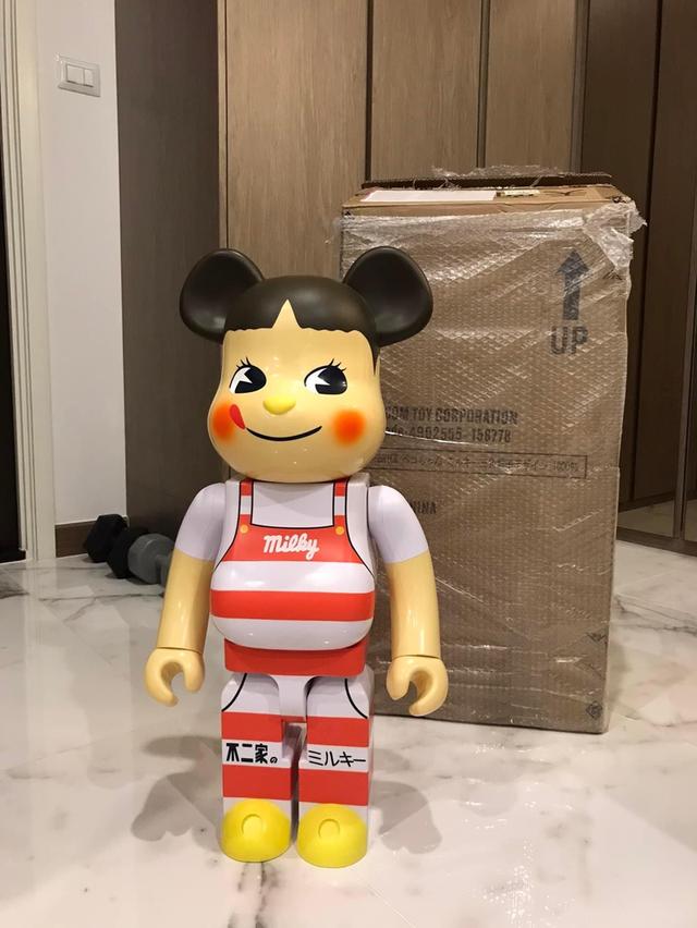 ปล่อย Bearbrick Peko chan Milky Tricorn Hat Design 1