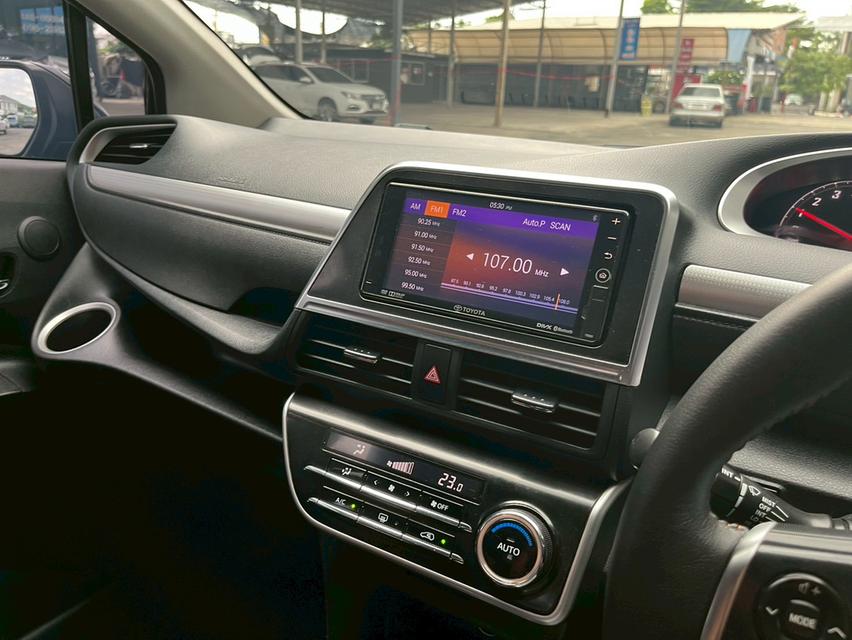รถเข้าใหม่! TOYOTA SIENTA 1.5 V Wagon ปี 2017 16