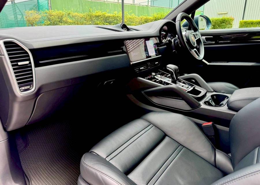 Cayenne Coupe E-Hybrid 12