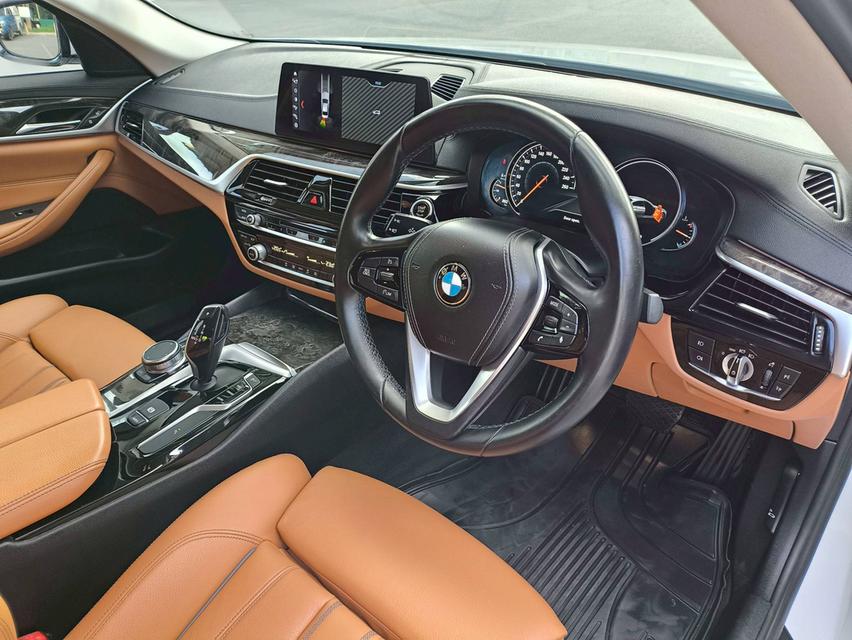 รถเข้าใหม่! BMW 520d Sport ปี 2017 (จด 2018) สีขาว 13