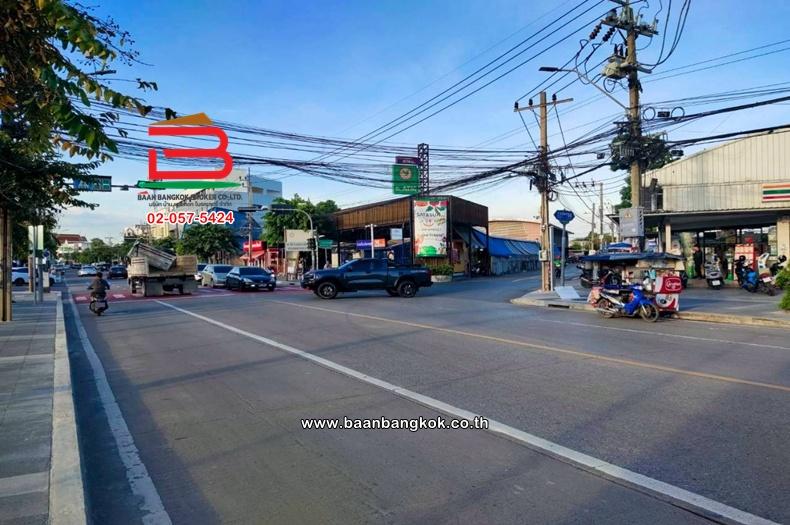 ที่ดินพร้อมสิ่งปลูกสร้าง เนื้อที่ 400 ตร.ว. ซอยนวลจันทร์ 56 ใกล้วัดนวลจันทร์ ถนนนวมินทร์ แขวงคลองกุ่ม เขตบึงกุ่ม 13