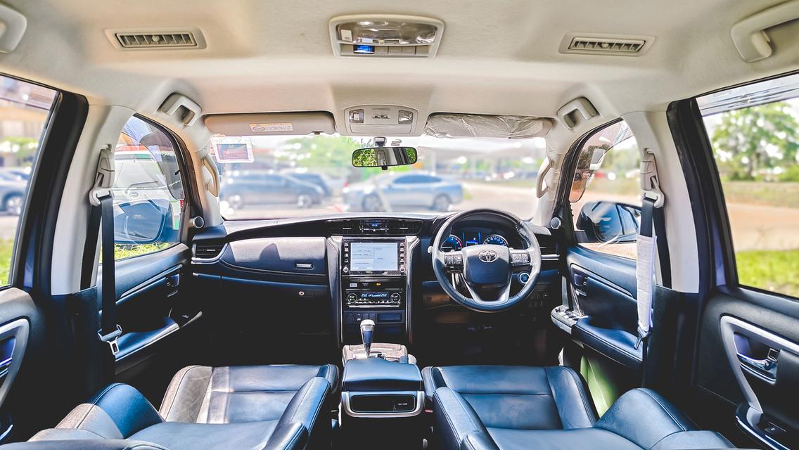 🎯 TOYOTA Fortuner 2.4 Leader A/T ปี 2023 💯🚘 รถสีเทา 🚘💯 รถบ้านแท้ มือเดียวป้ายแดง 💯🕰 รูปที่ 9